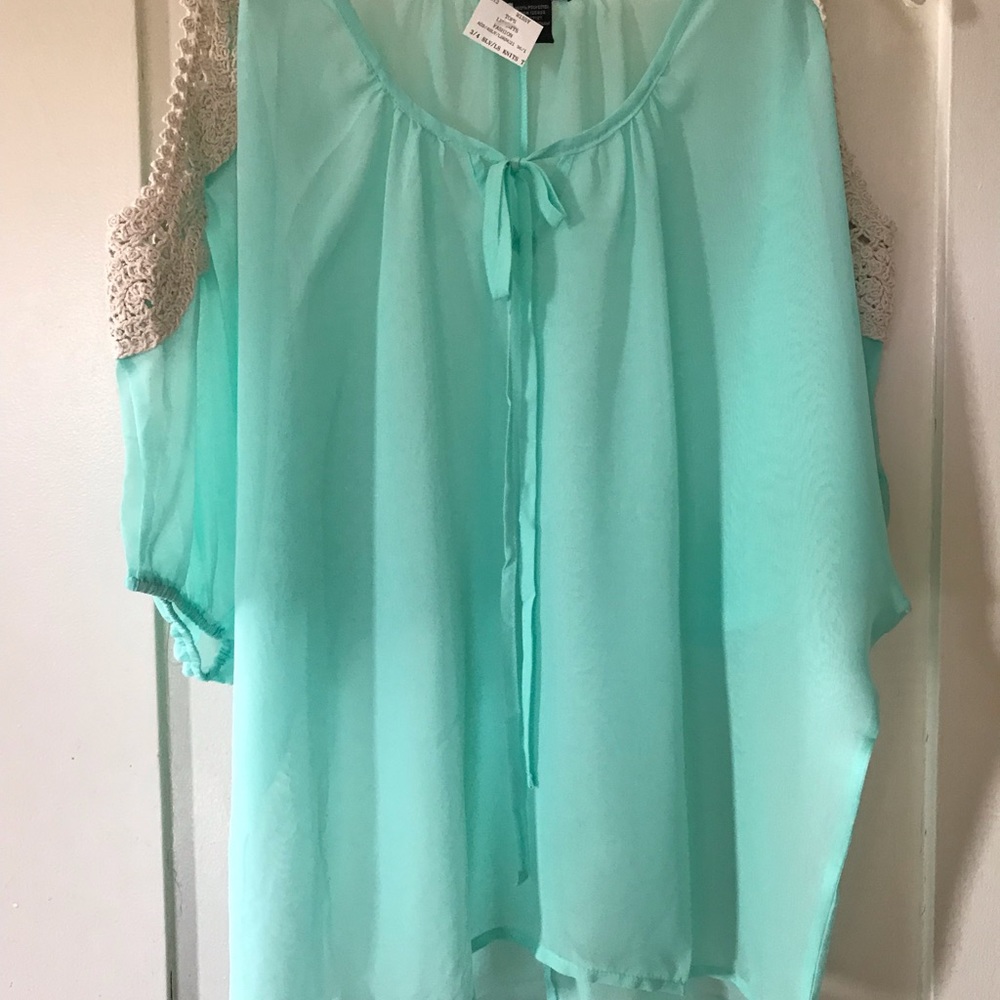 💚Sheer Blouse New With Tags💚